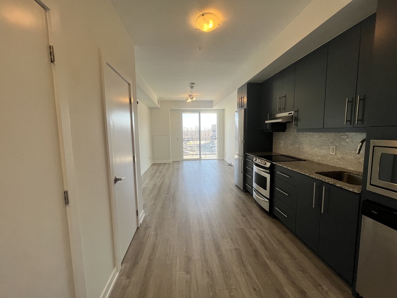 #306-10 Esplanade Ln